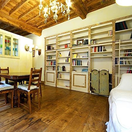 Charming Trastevere Apartment ローマ エクステリア 写真