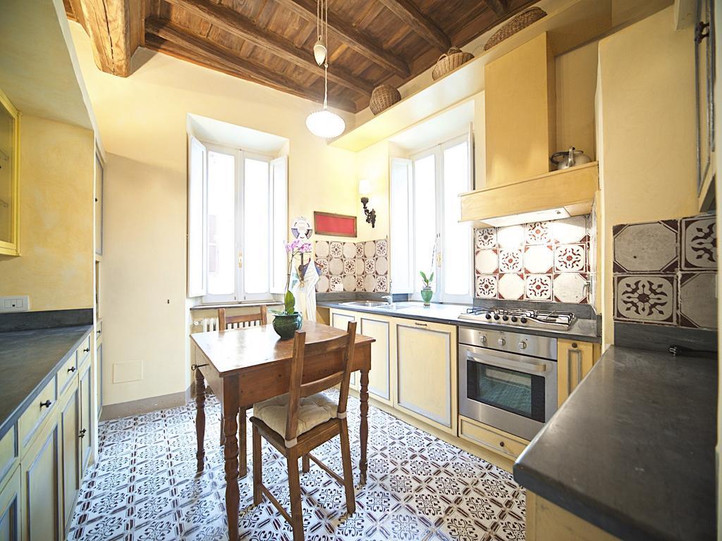 Charming Trastevere Apartment ローマ エクステリア 写真