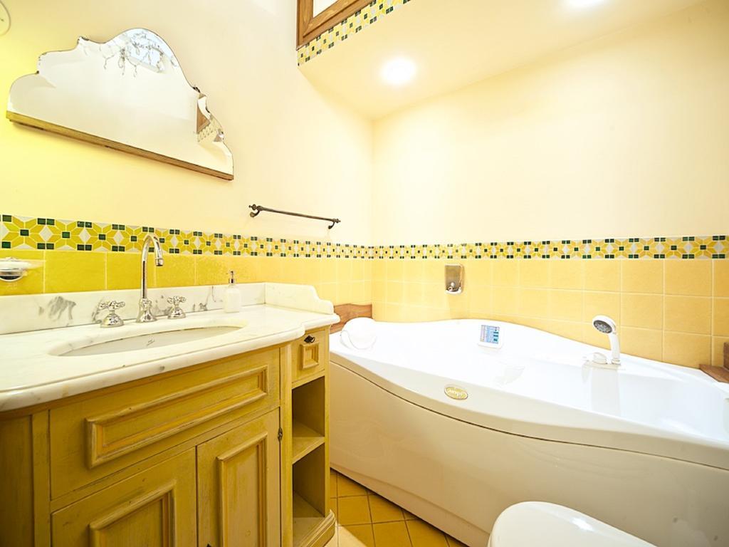 Charming Trastevere Apartment ローマ エクステリア 写真
